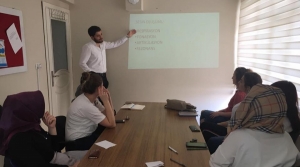 Kurumumuzda &Ouml;ZEL EĞİTİMDE &lsquo;DİL VE KONUŞMA TERAPİSİNİN &Ouml;NEMİ&rsquo; konusu işlendi.